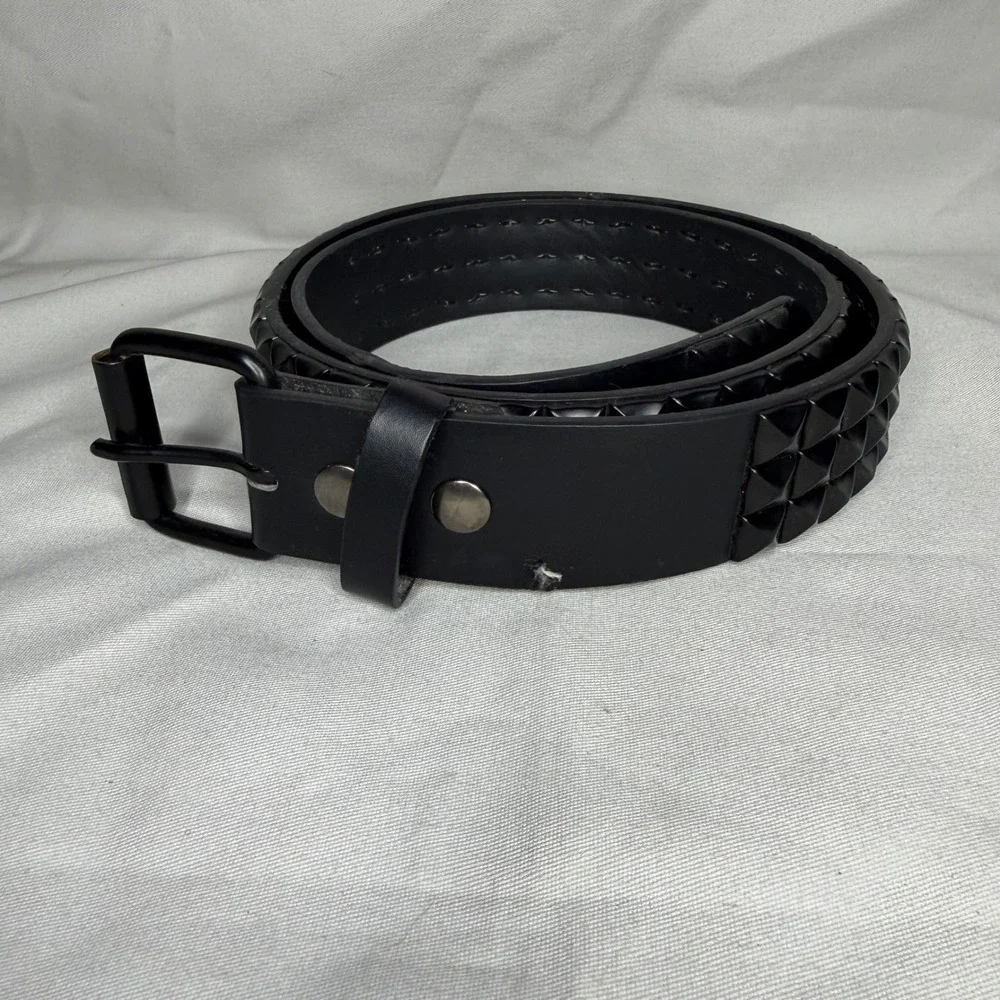 Vintage Hot Topic Mens Black Triple Row Pyramid Stud Belt Punk Goth Emo L 36-38